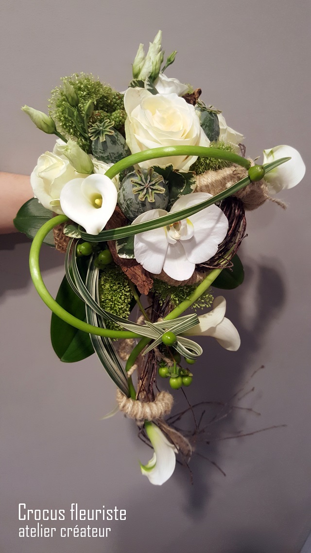 Bouquet de mariée chute blanc, vert et marron