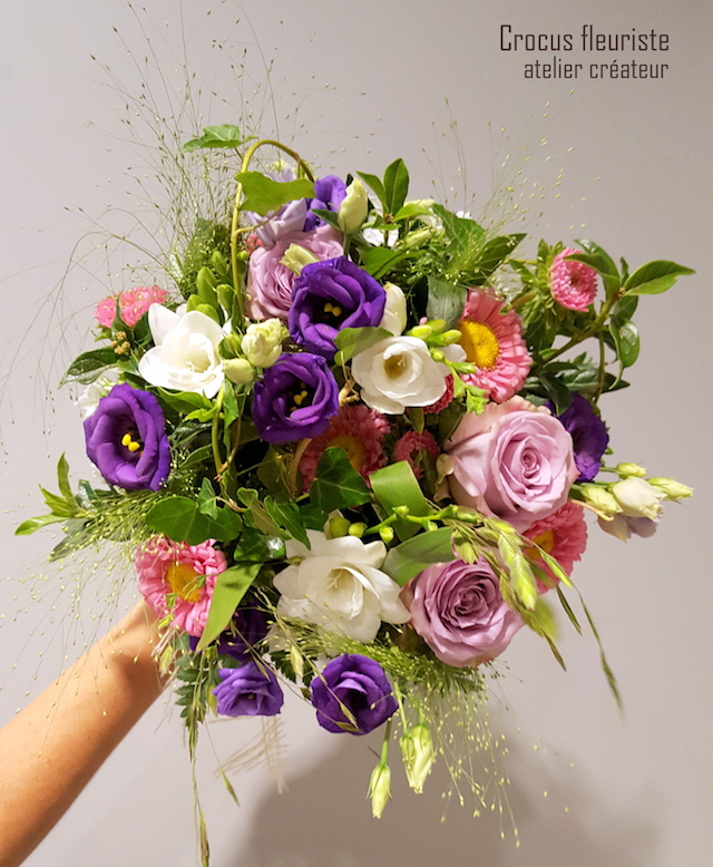 Bouquet de mariée flou rose, parme, violet et blanc